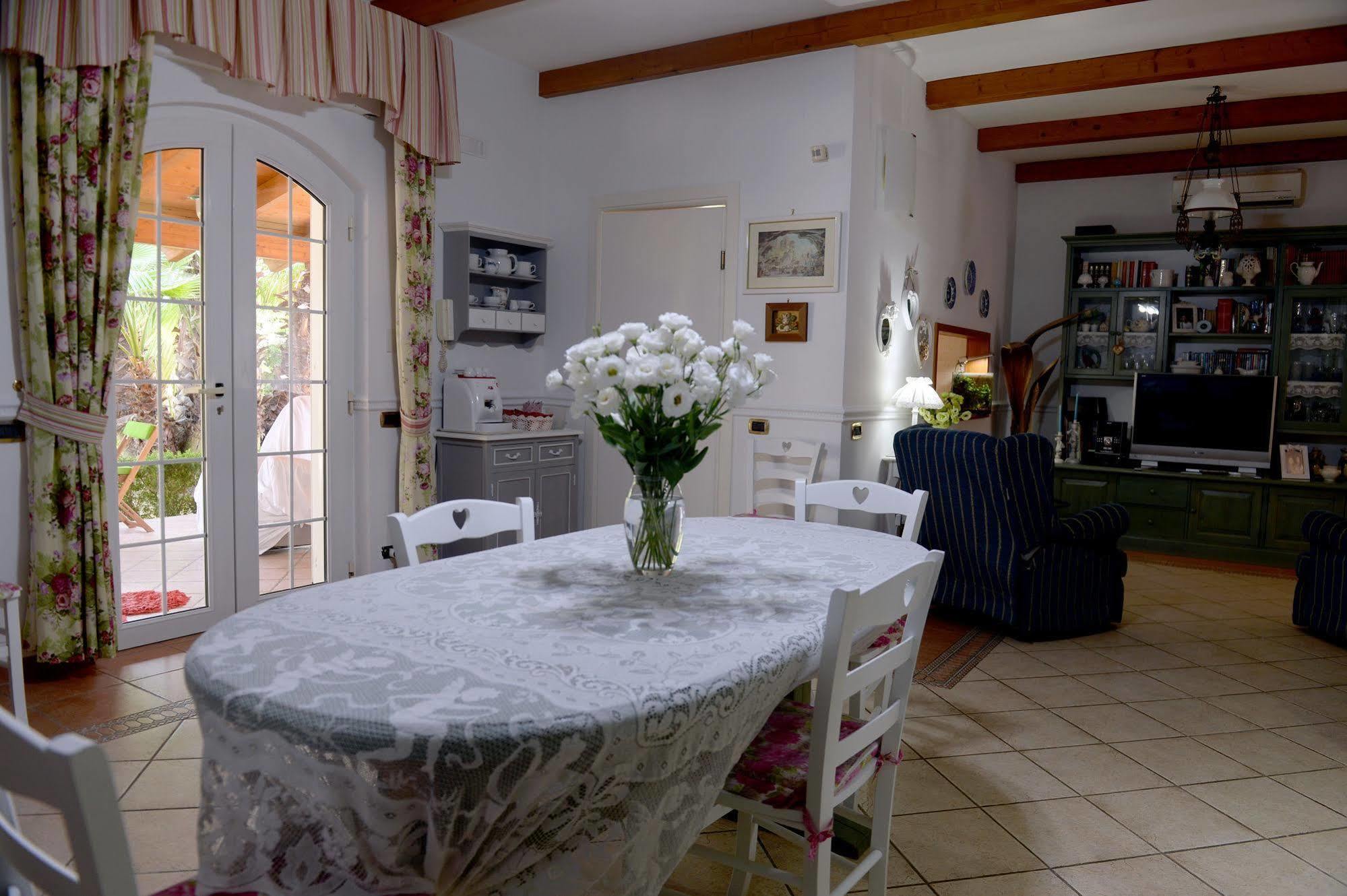 Il Giardino Delle Jacaranda Bed & Breakfast Talsano Dış mekan fotoğraf
