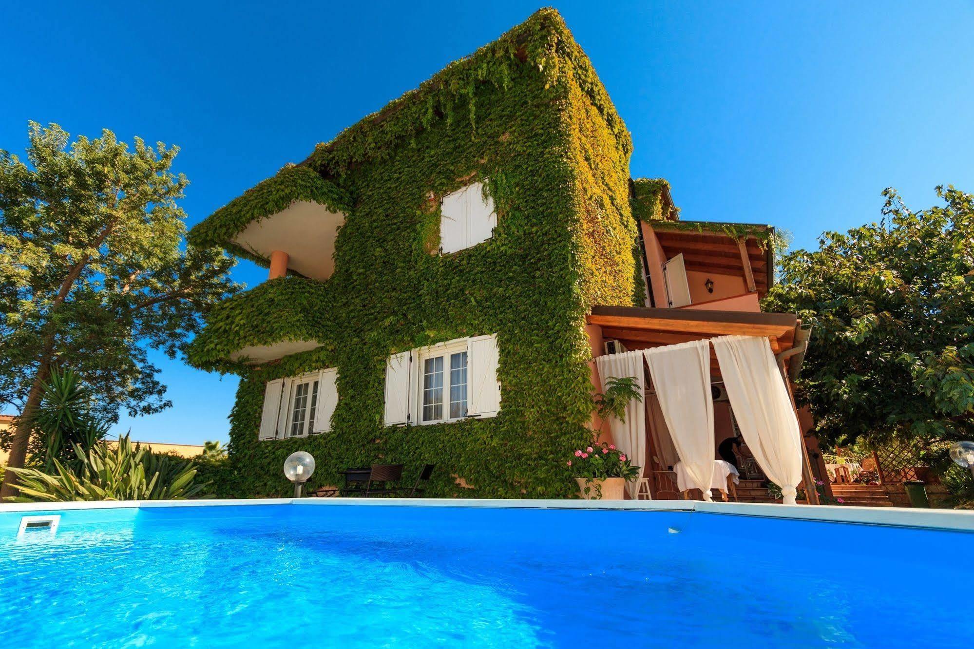 Il Giardino Delle Jacaranda Bed & Breakfast Talsano Dış mekan fotoğraf